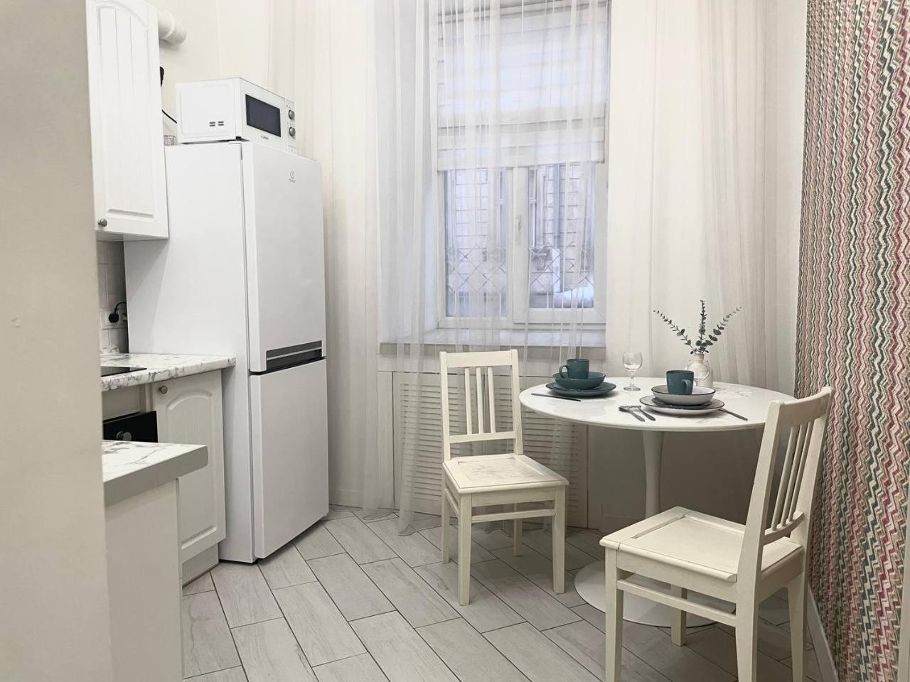Куліша 15, Апартаменти В Центрі,Тц Форум,Оперний 利沃夫 外观 照片